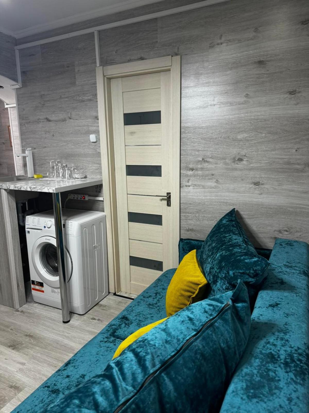 Cozy Good Apartment 基希讷乌 外观 照片